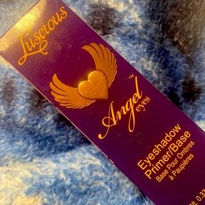 angels eyes eyeshadow primer in “nude”